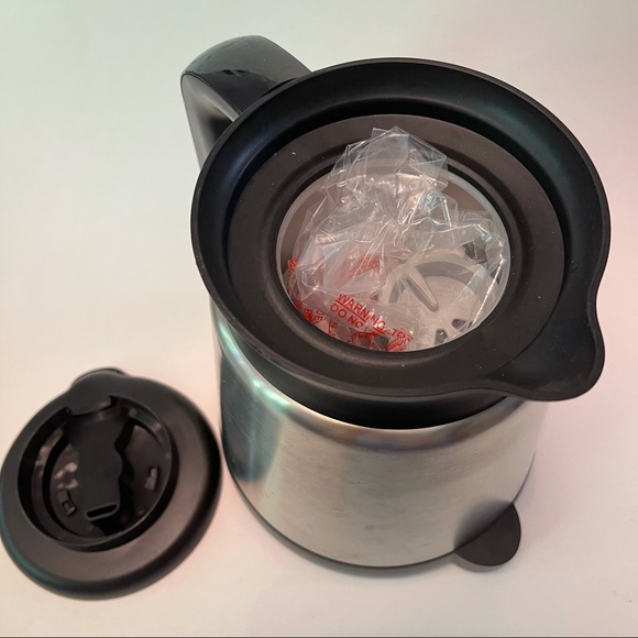 NWOB Keurig 2.0 Carafe Coffee Pot Handheld Handle Silver Black With Water Filter - Picture 5 of 8